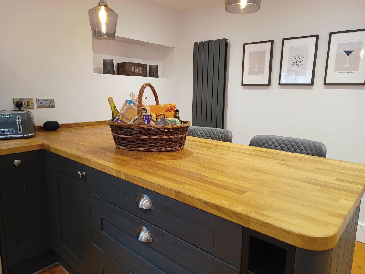 The Stables At Eriviat Hall Henllan  Extérieur photo